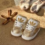 پاپوش آدیداس طلایی